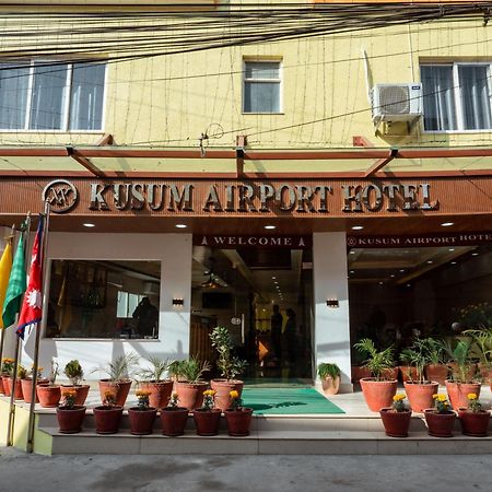 קטמנדו Kusum Airport Hotel מראה חיצוני תמונה