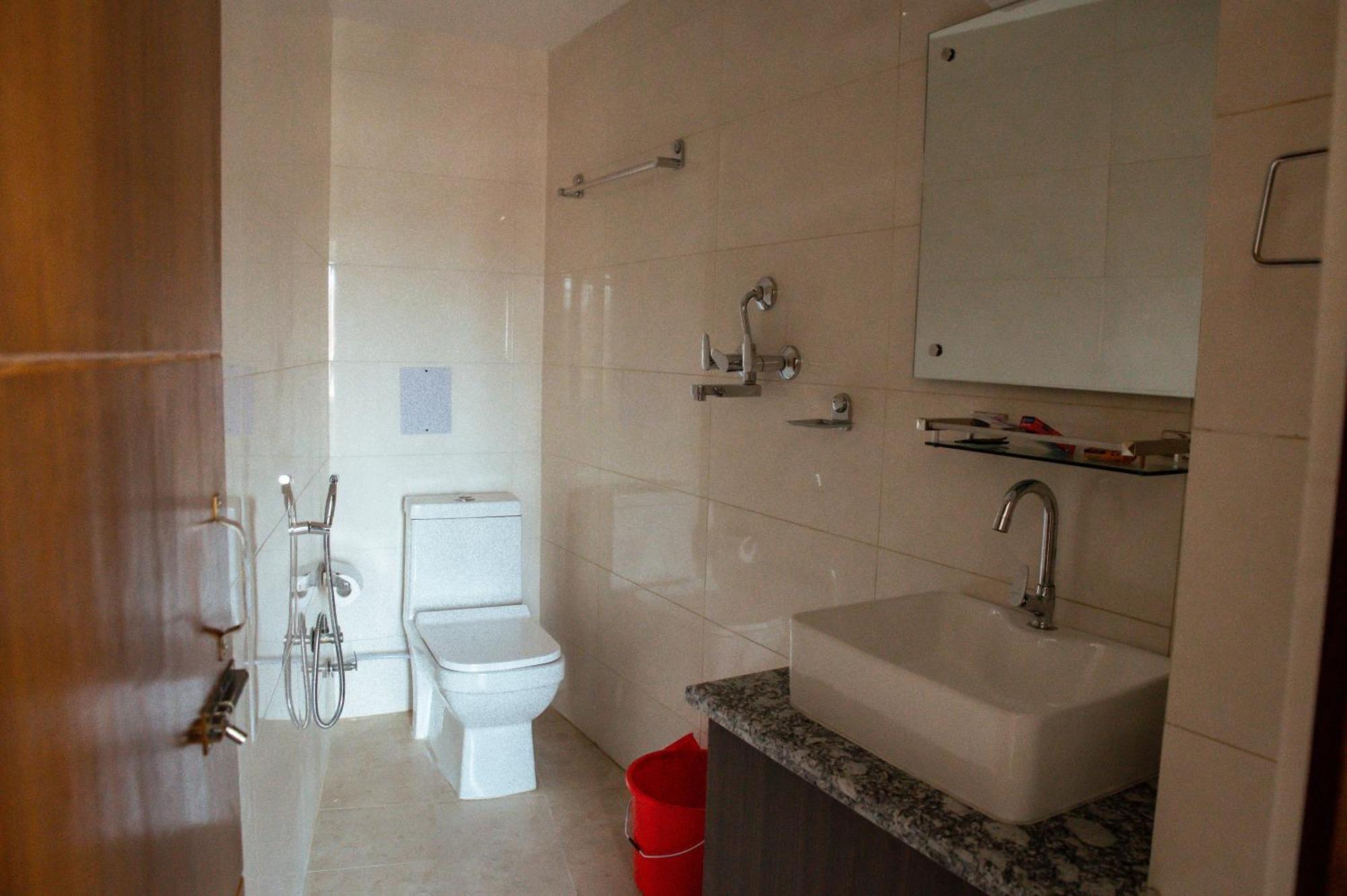 קטמנדו Kusum Airport Hotel מראה חיצוני תמונה