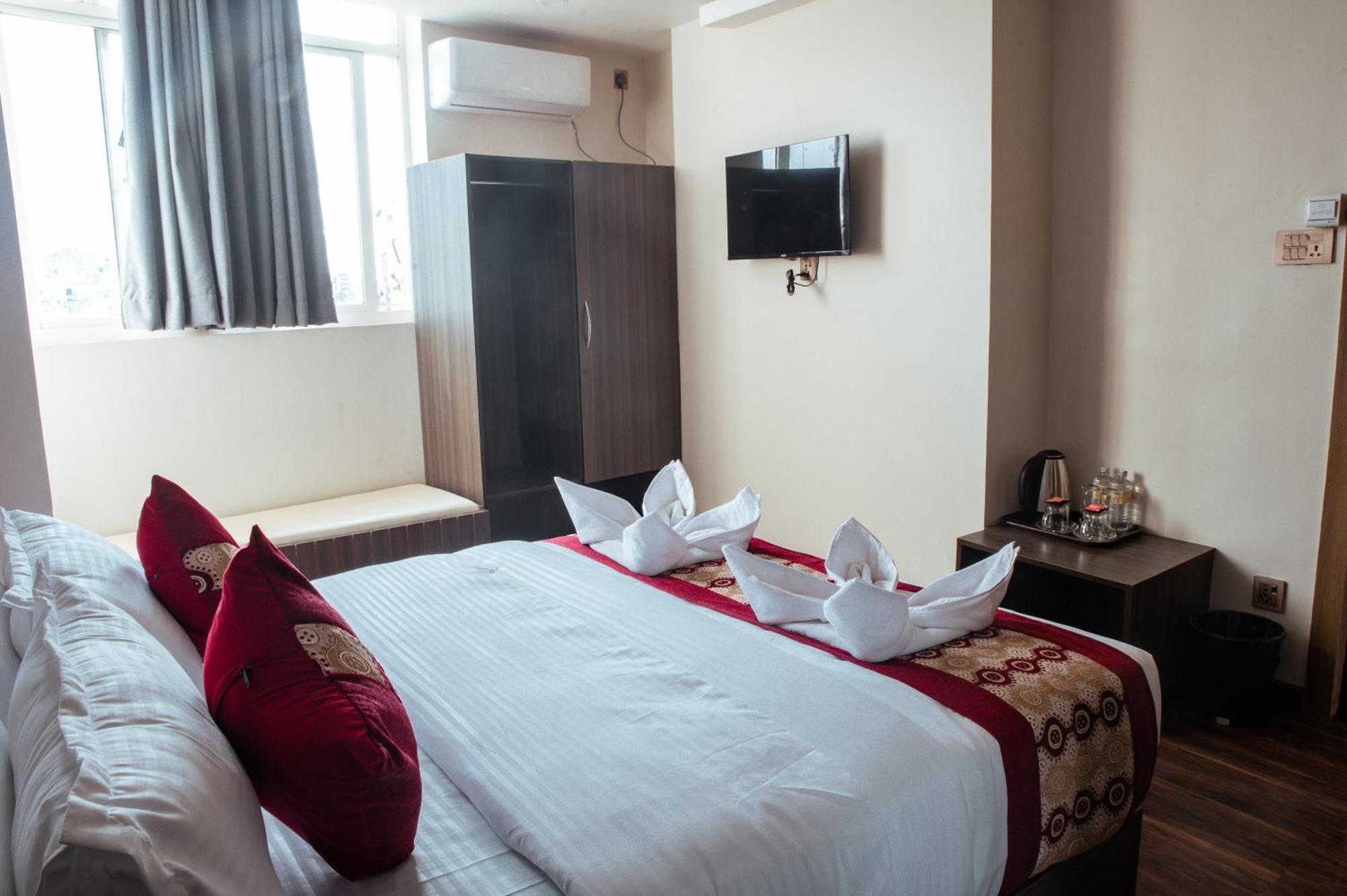 קטמנדו Kusum Airport Hotel מראה חיצוני תמונה